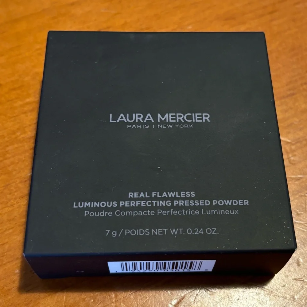 Laura Mercier Real Flawless Luminous Perfecting Pressed Powder